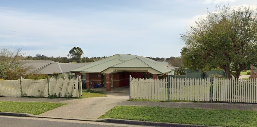 SDA, Colac, Exterior of house and driveway